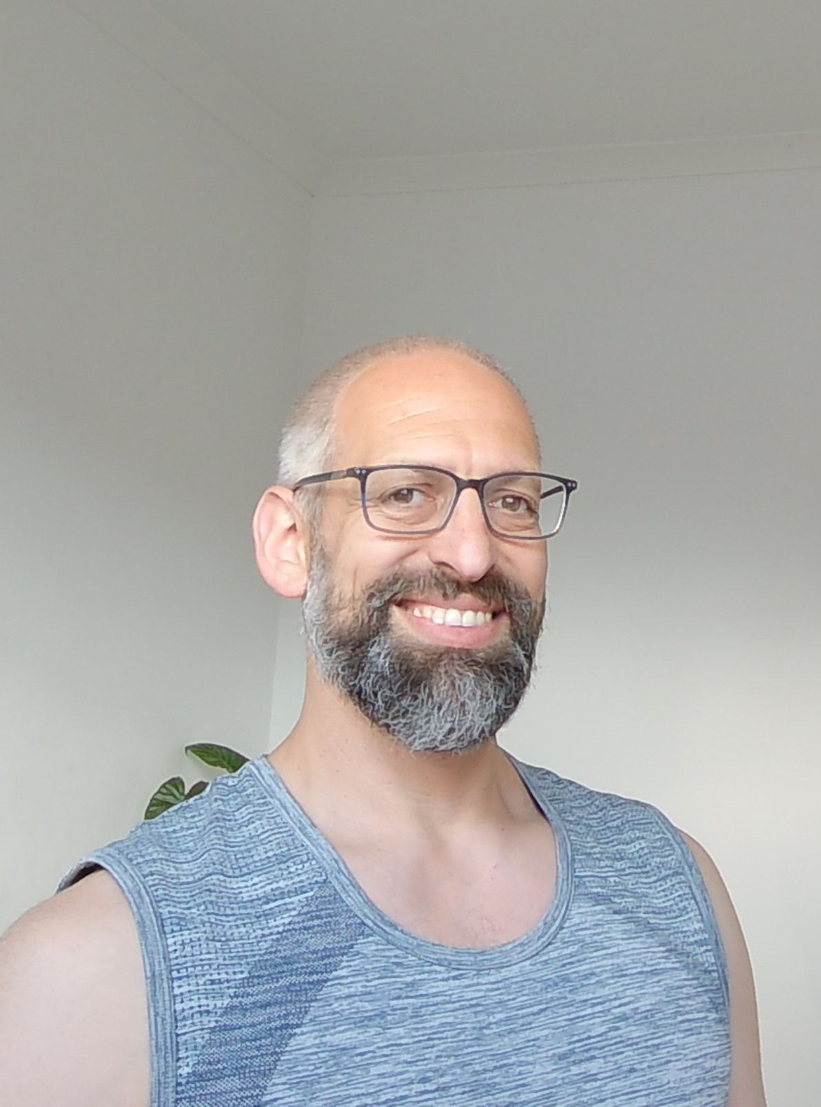 Jesse Saunders profile photo in a grey sports vest